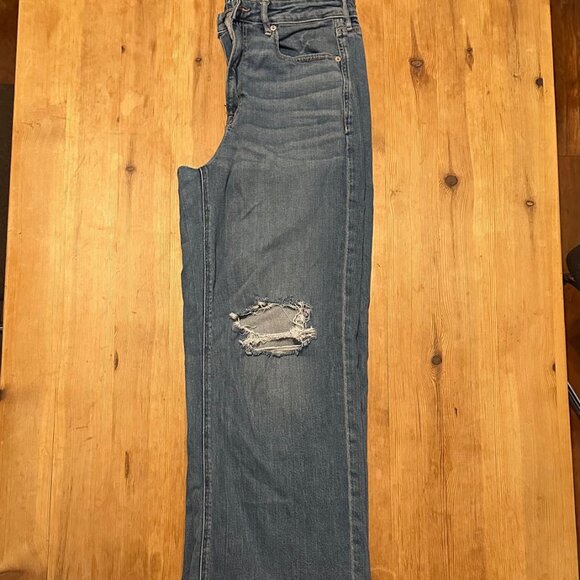 American Eagle Distressed Straight Leg Jeans - Picture 2 of 2